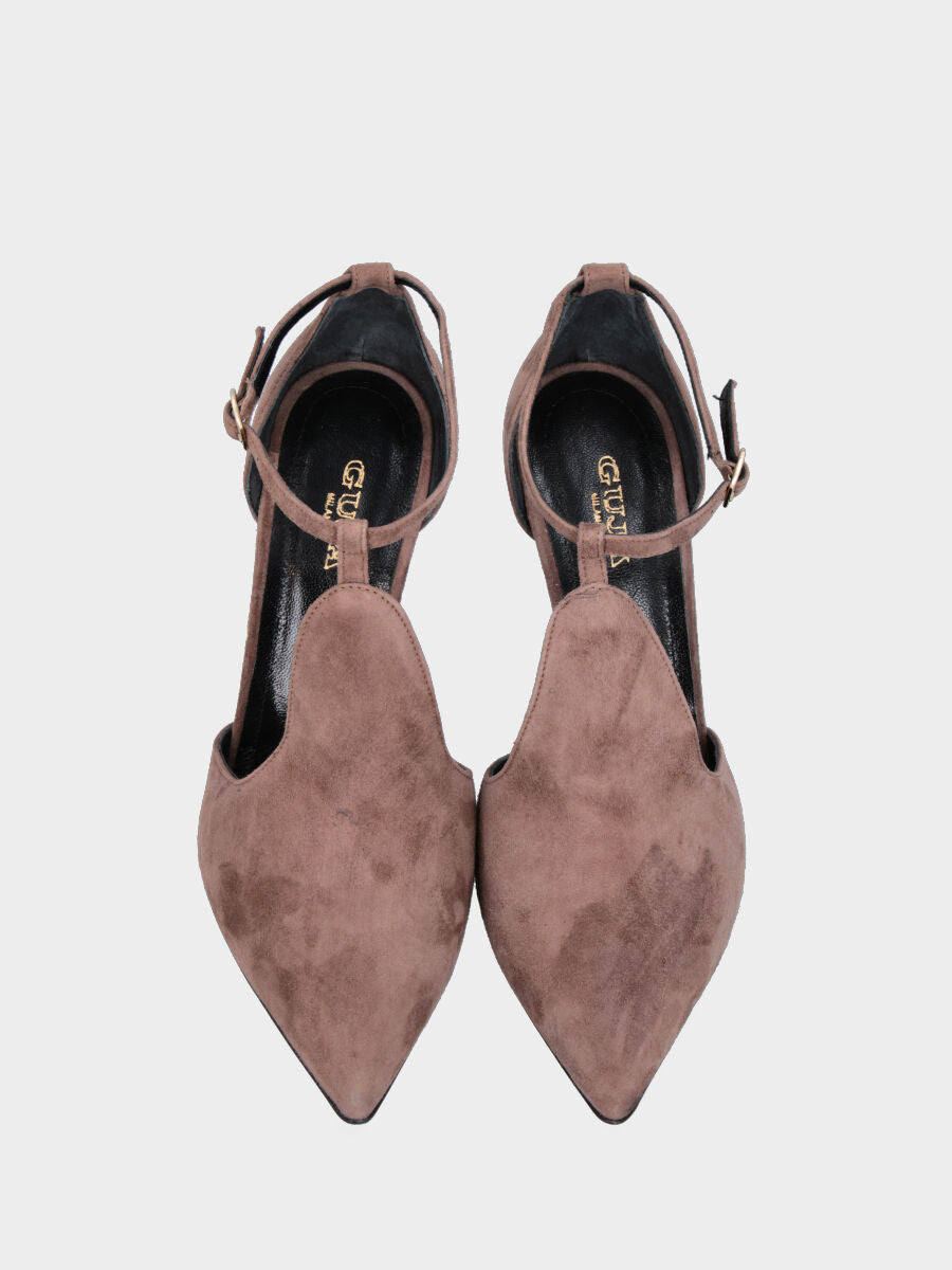 Escarpins beige en cuir avec rabat ouvert sur les côtés