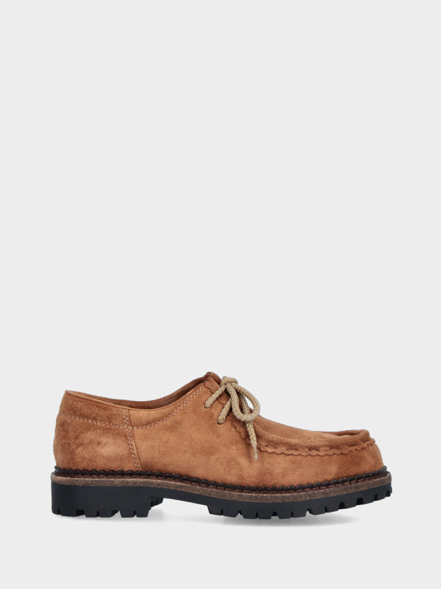 Beige leather stringata with lug sole