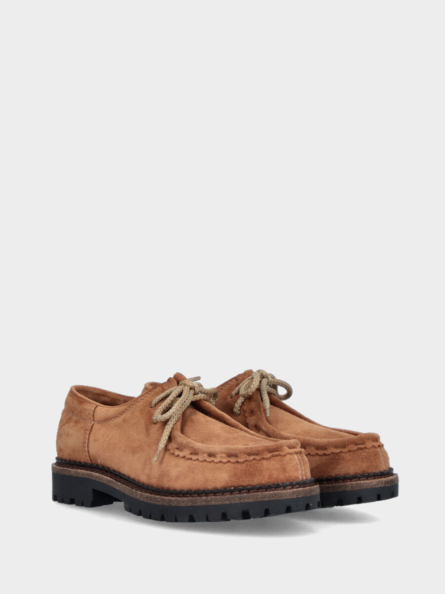 Beige leather stringata with lug sole