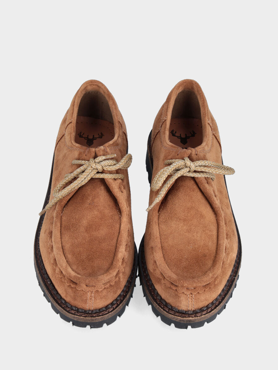 Beige leather stringata with lug sole