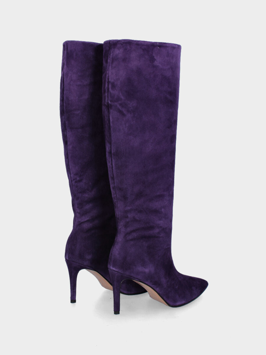 Stivale viola in camoscio a punta sfilata con tacco stiletto