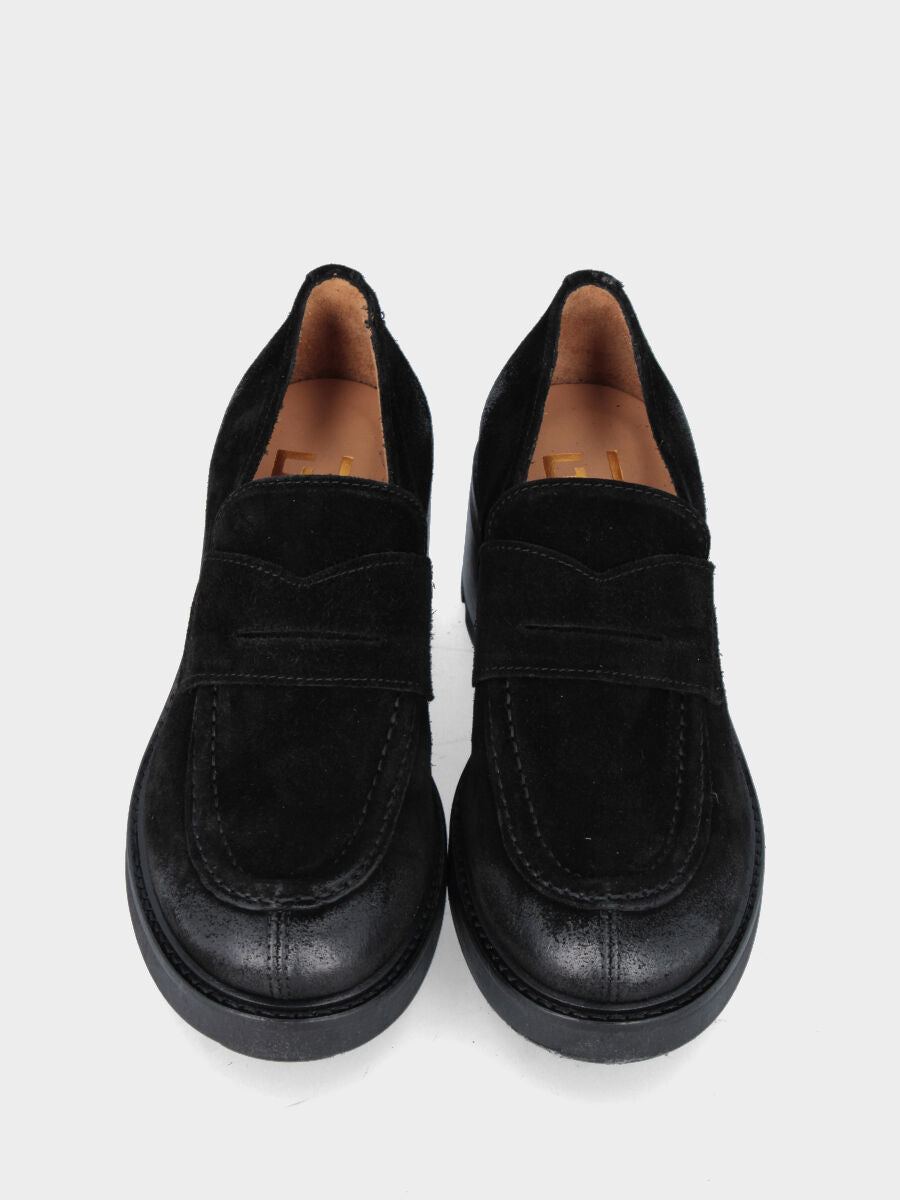 Mocassino nero in velour con suola carrarmato