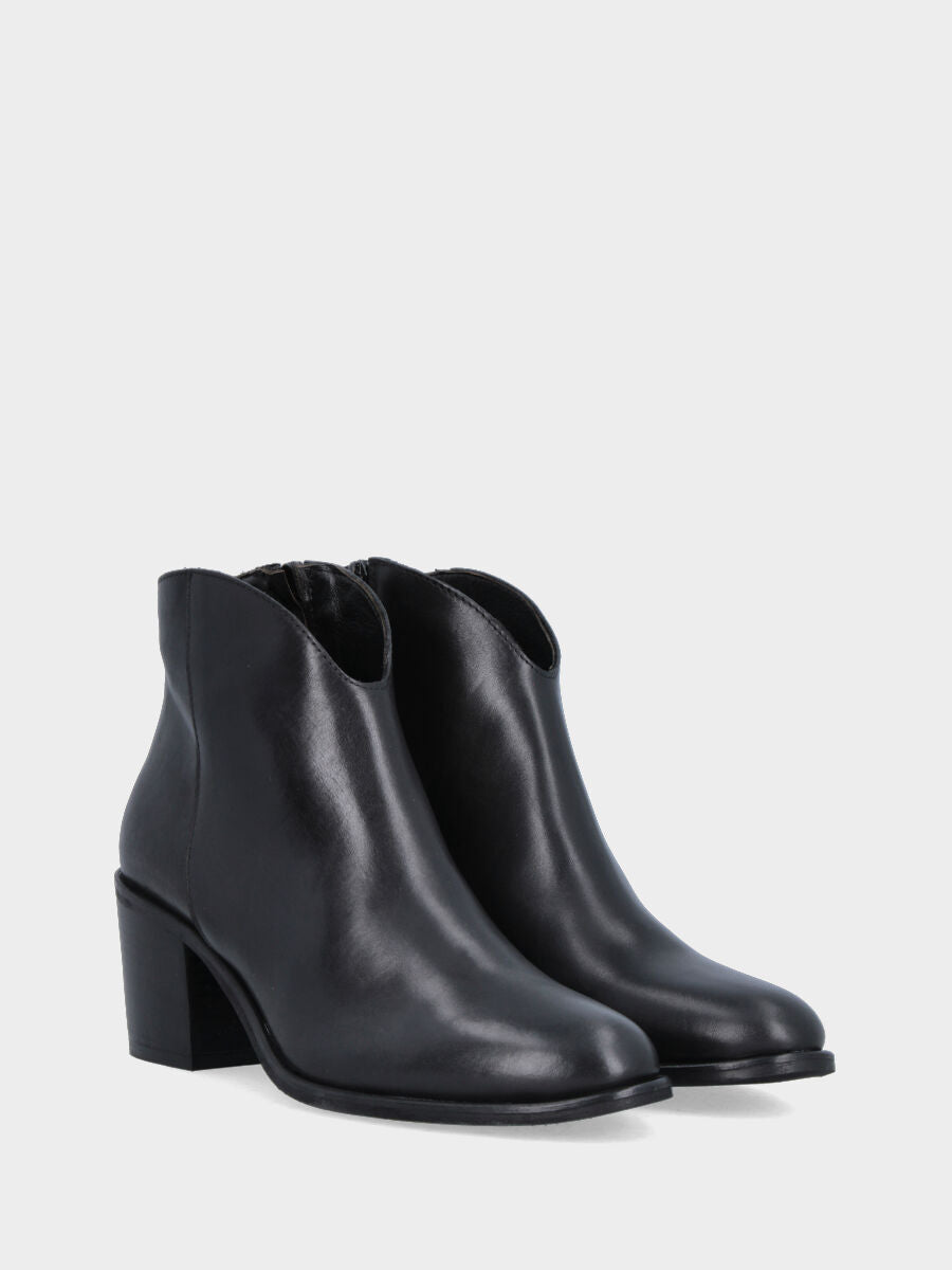 Bottine noire en cuir à bout arrondi