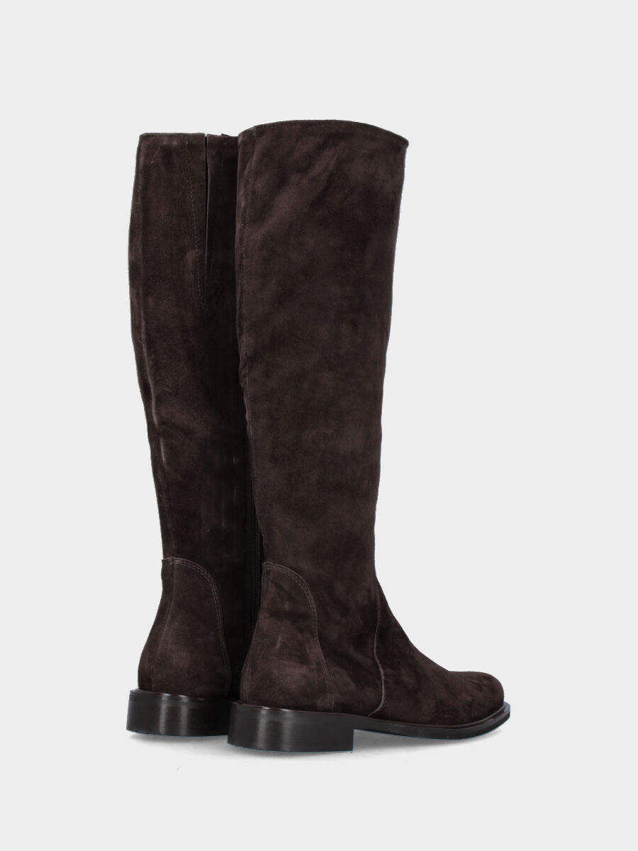 Brown leather riding boot with round toe