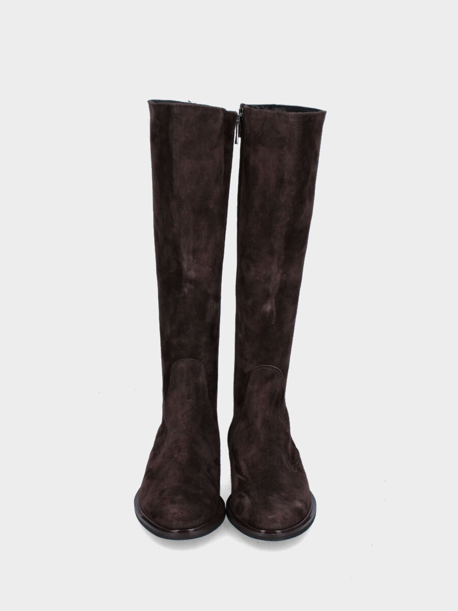 Brown leather riding boot with round toe
