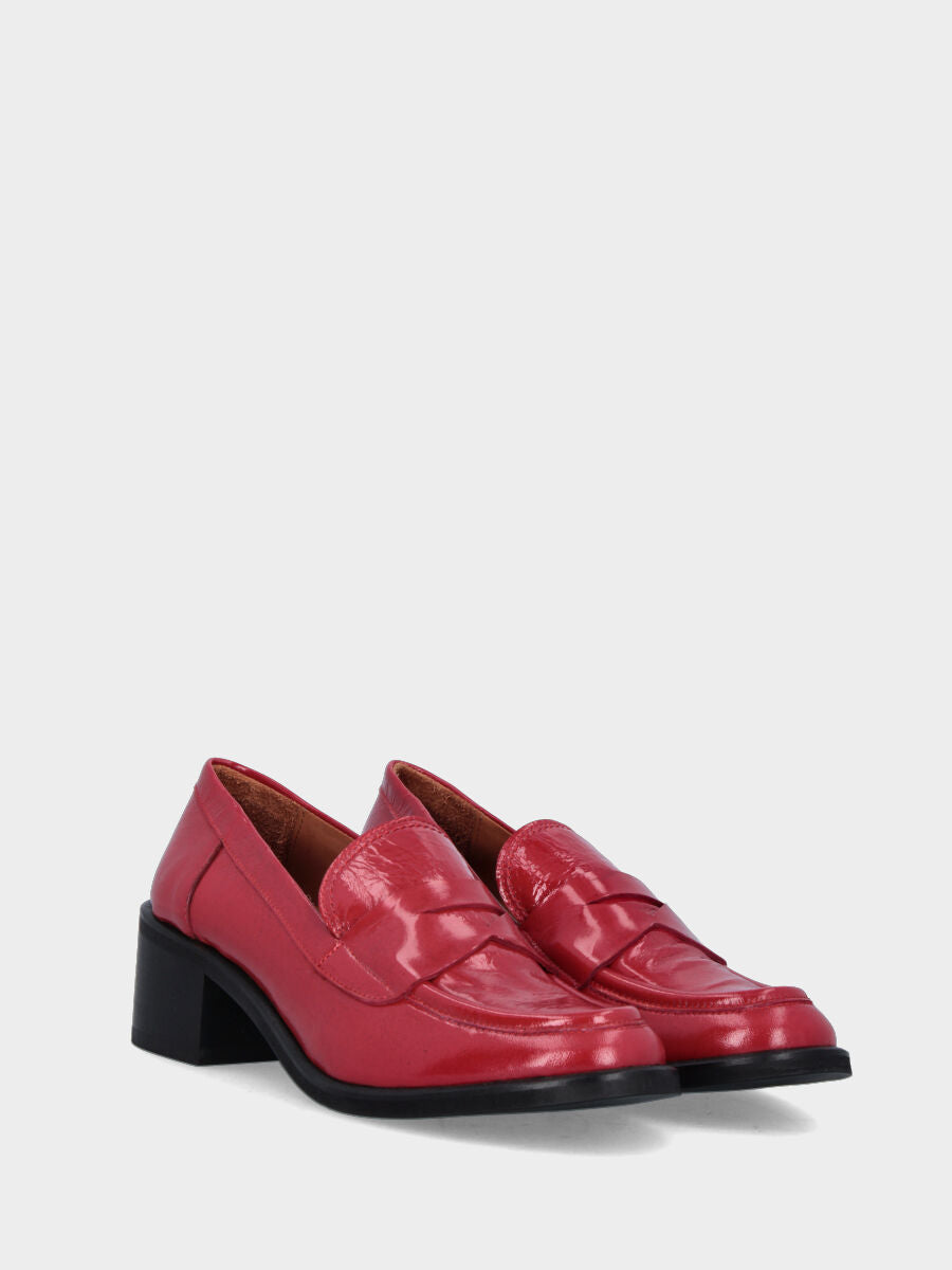 Sandalo monoblocco in vitello rosso con fascia ripiegata