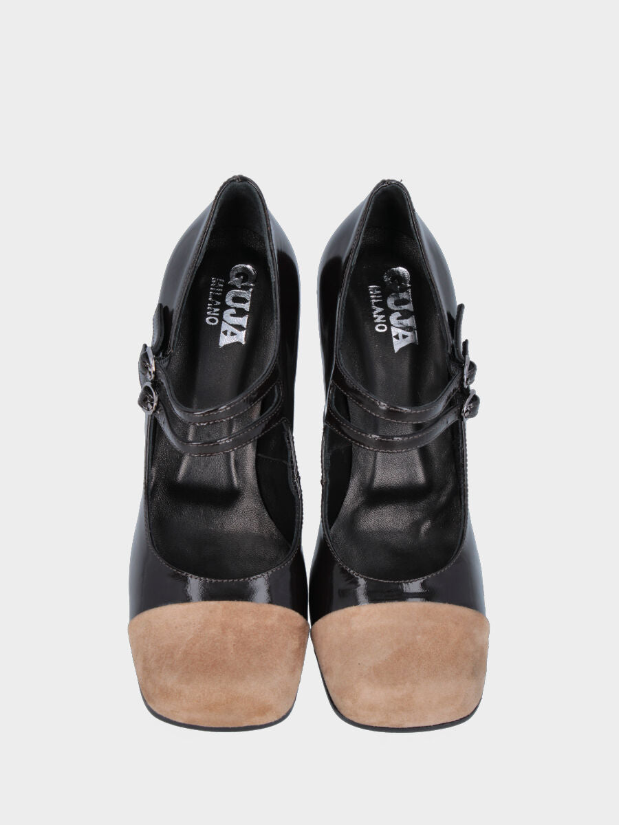 Décolleté nera in vernice con puntale in camoscio beige
