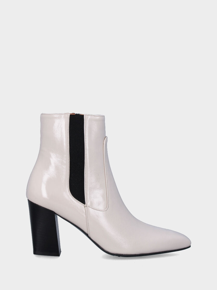 Stivaletto bianco in naplak con elastici laterali coperti