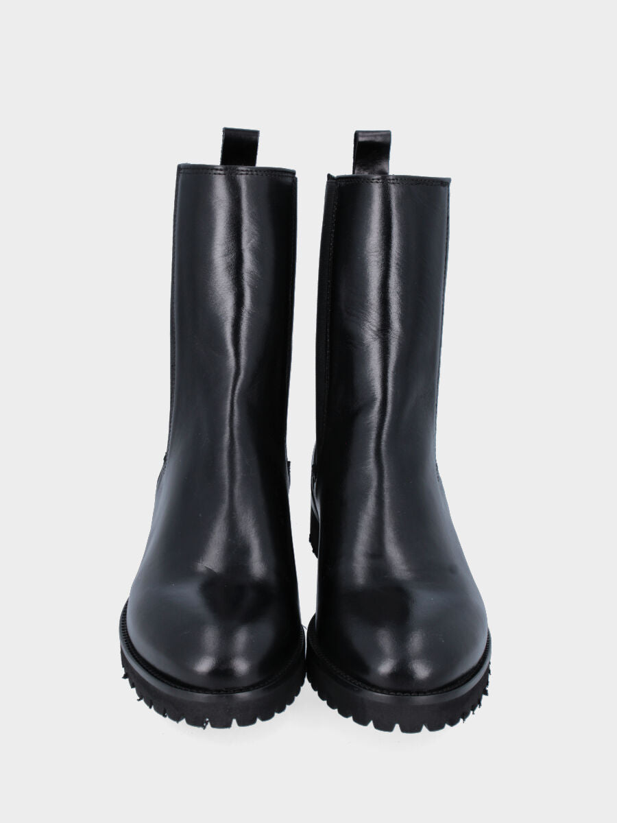 Bottine noire en cuir avec semelle crantée extralégère