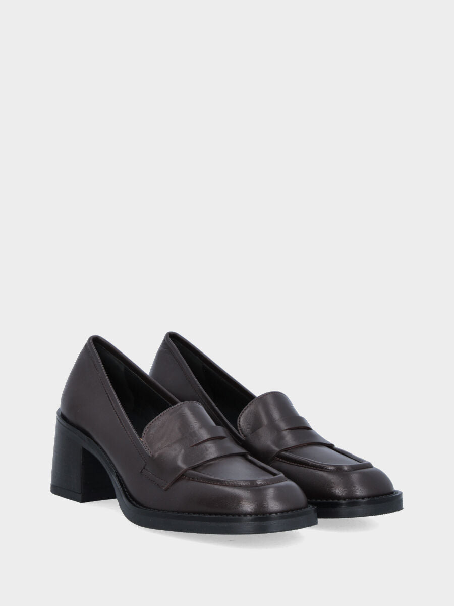 Mocassino marrone in pelle con bordatura