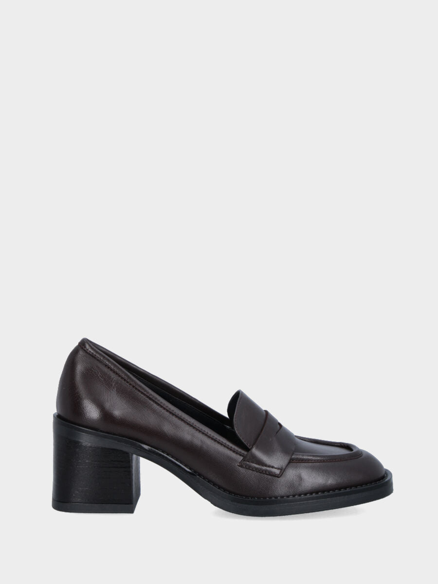 Mocassino marrone in pelle con bordatura