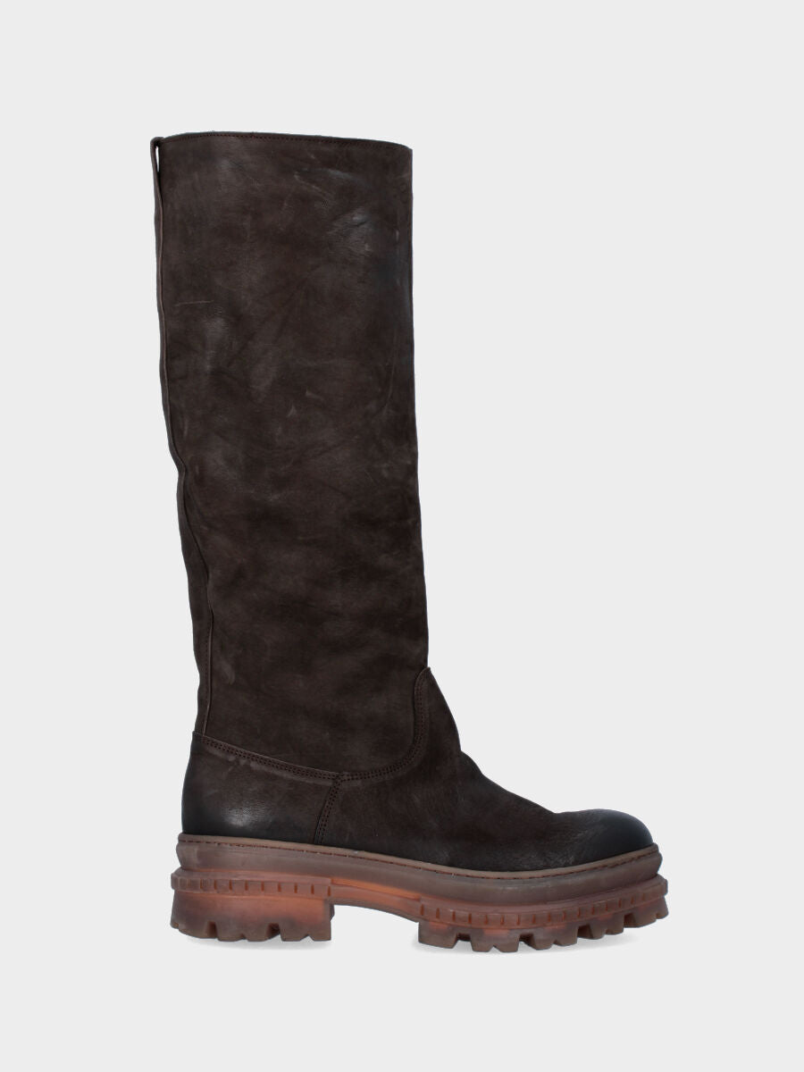 Stivale marrone in pelle con suola carrarmato chiara