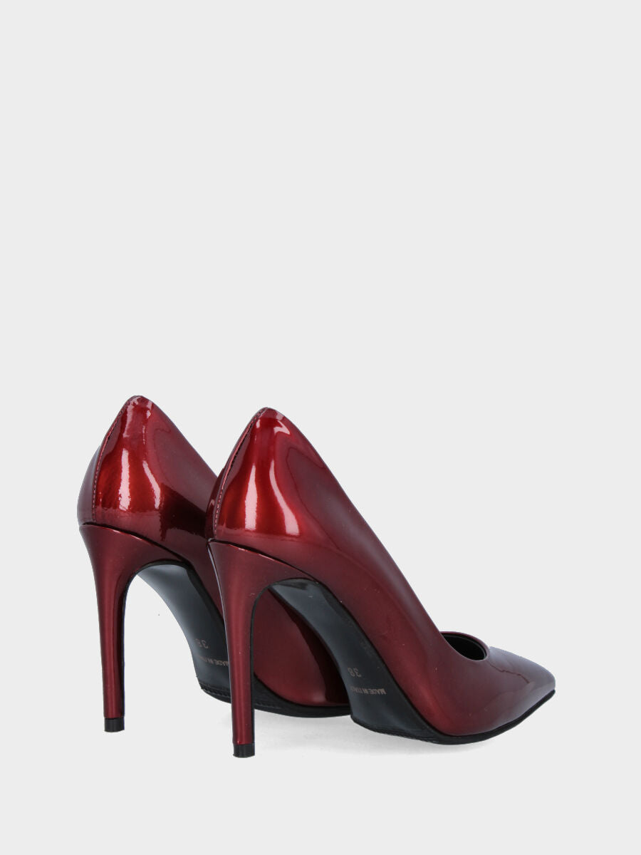 Sandalo monoblocco in vitello rosso con fascia ripiegata