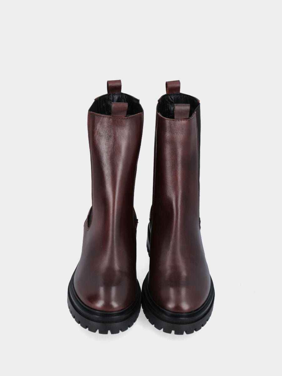 Stivaletto marrone in pelle con suola carrarmato monoblocco