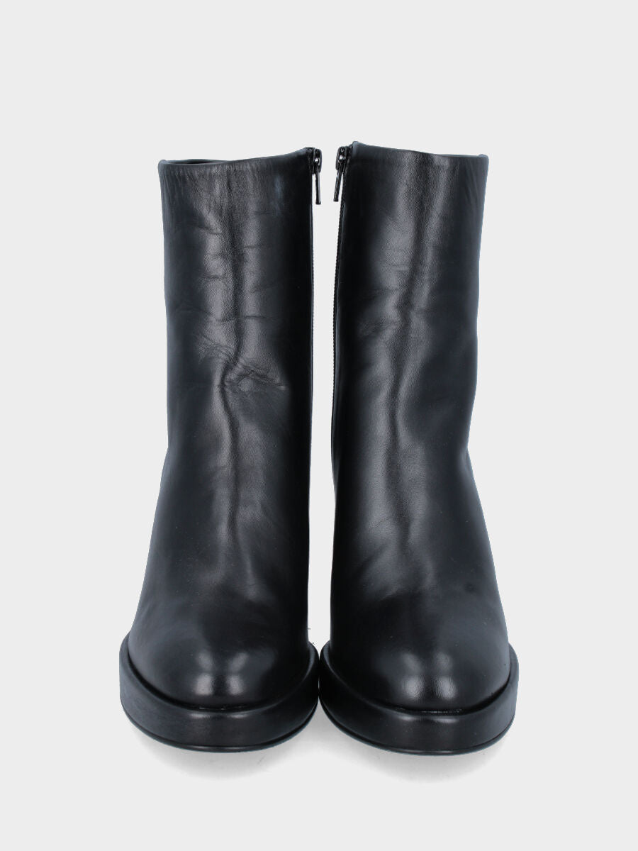 Black leather ankle boot with round toe and platform