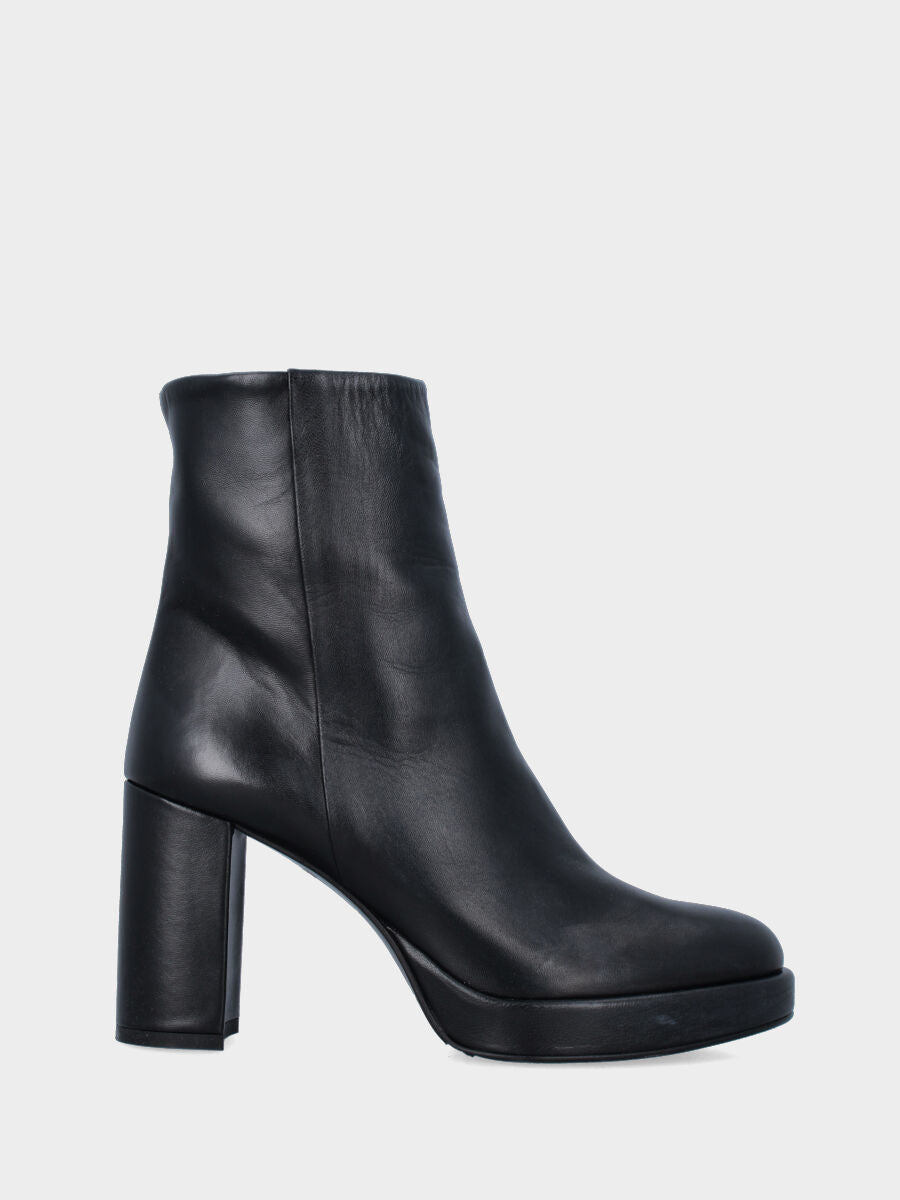 Black leather ankle boot with round toe and platform
