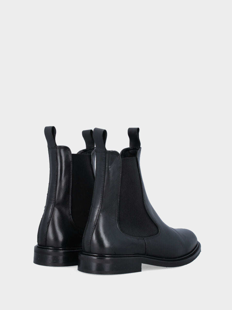 Stivaletto nero in pelle con fascetta