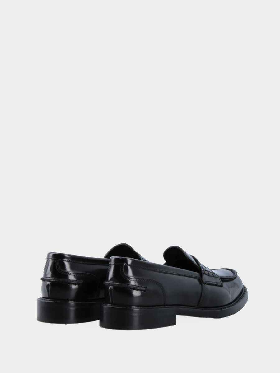 Mocassin noir en cuir modèle collège