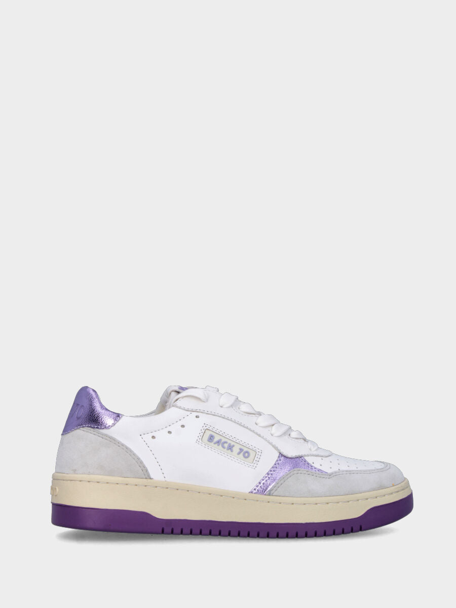 Baskets en veau laminé et suède lilas avec semelle compensée