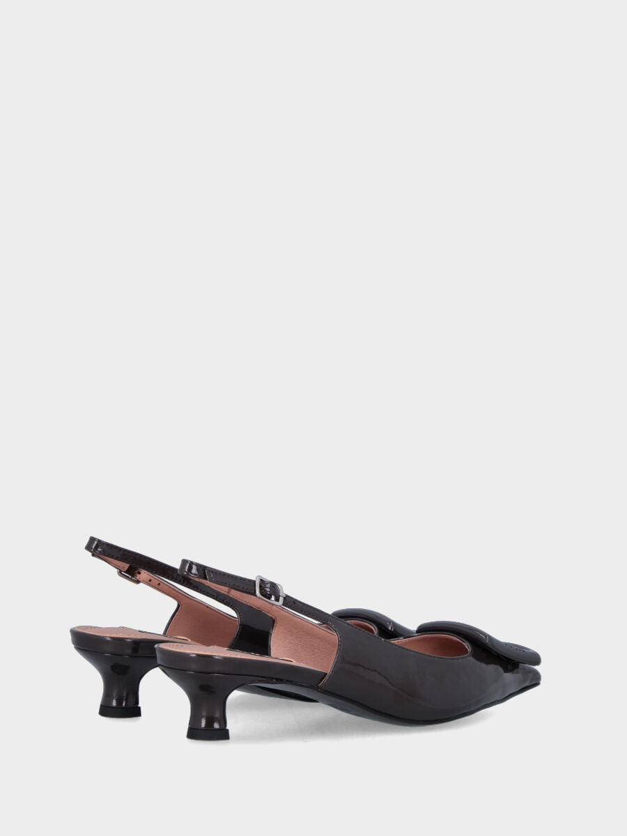 Brown patent leather slingback with 30 mm heel and squared accessory