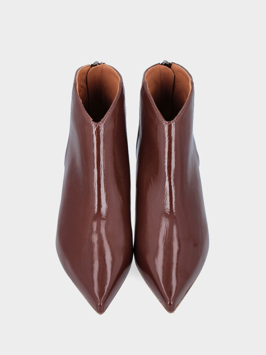 Sandalo monoblocco in vitello rosso con fascia ripiegata