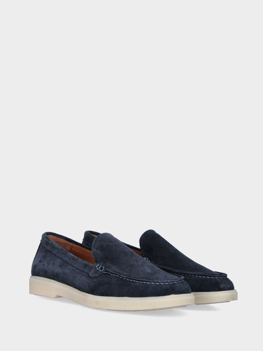 Mocassin en suède bleu avec petite semelle cousue à la tige