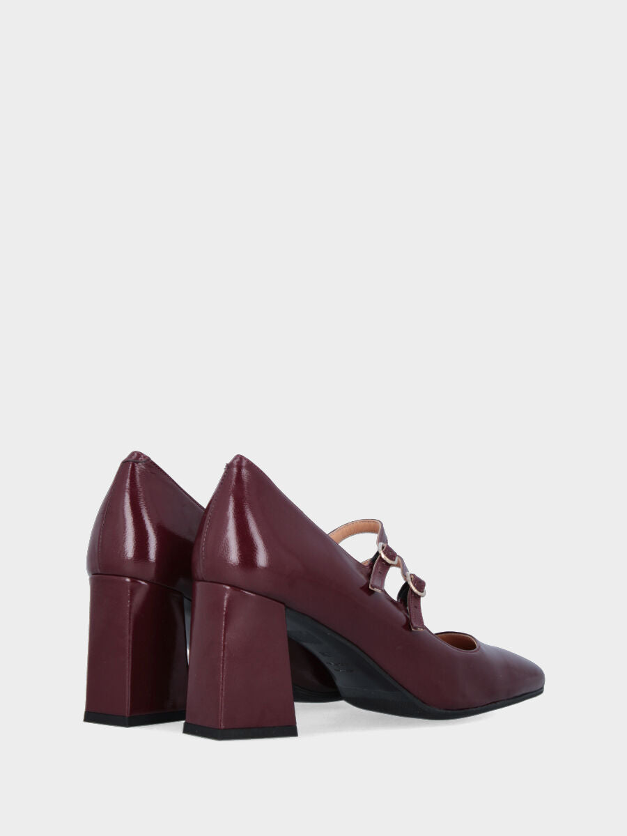 Sandalo monoblocco in vitello rosso con fascia ripiegata