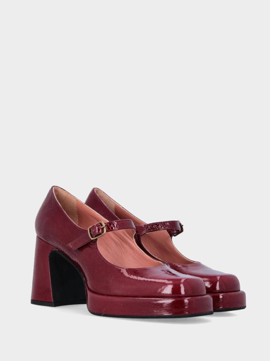 Sandalo monoblocco in vitello rosso con fascia ripiegata