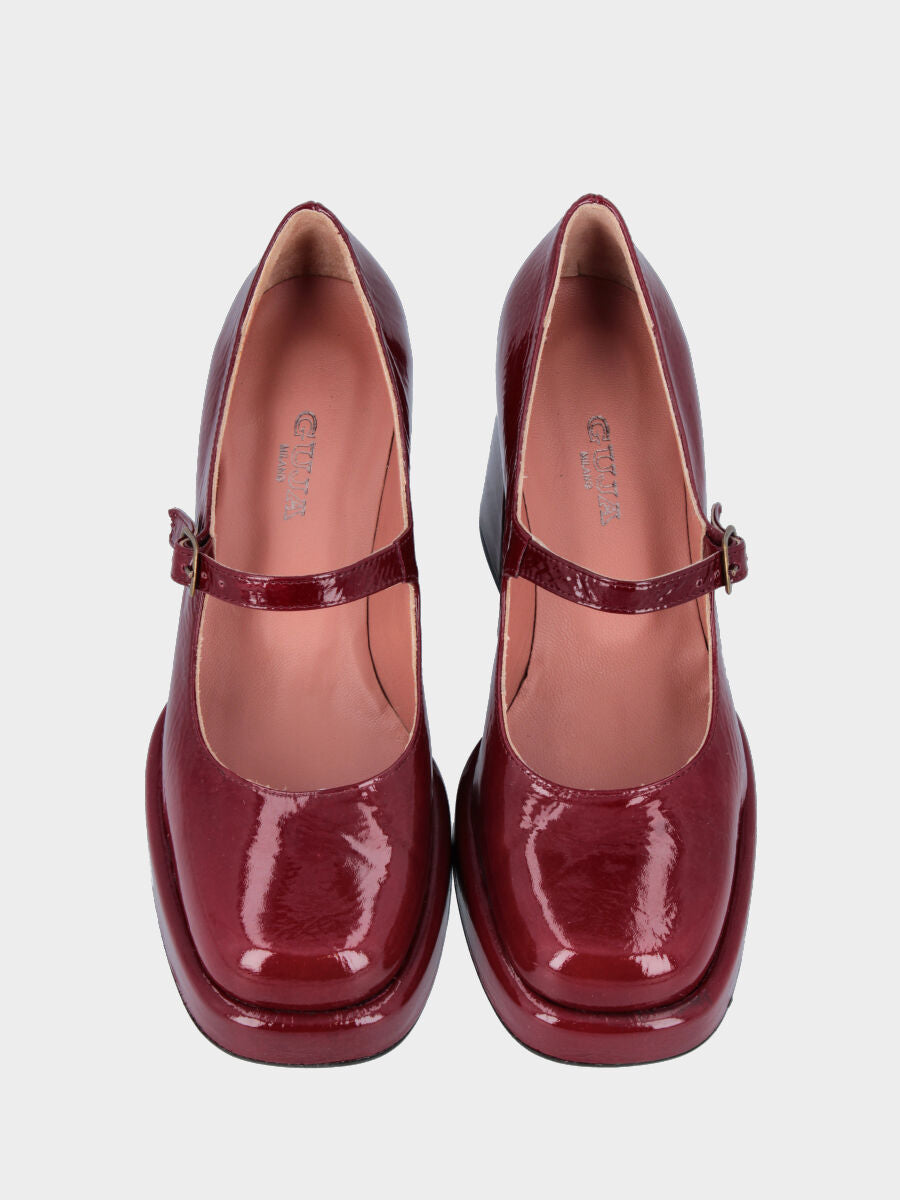 Sandalo monoblocco in vitello rosso con fascia ripiegata