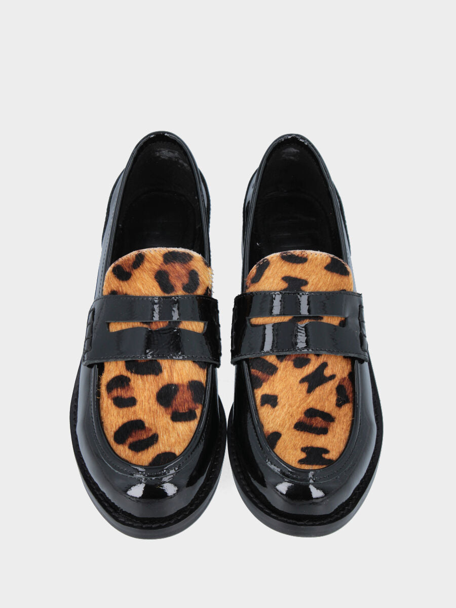 Mocassino a sacchetto in naplak nero con vaschetta in cavallino leopardato