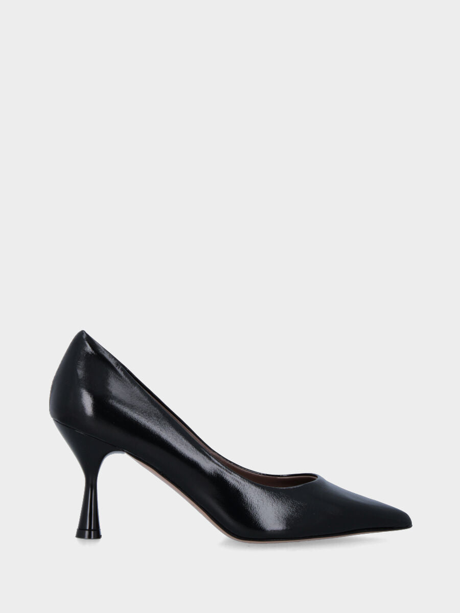 Pumps aus glänzender Samt in Schwarz mit rundem Ausschnitt und Kelchabsatz