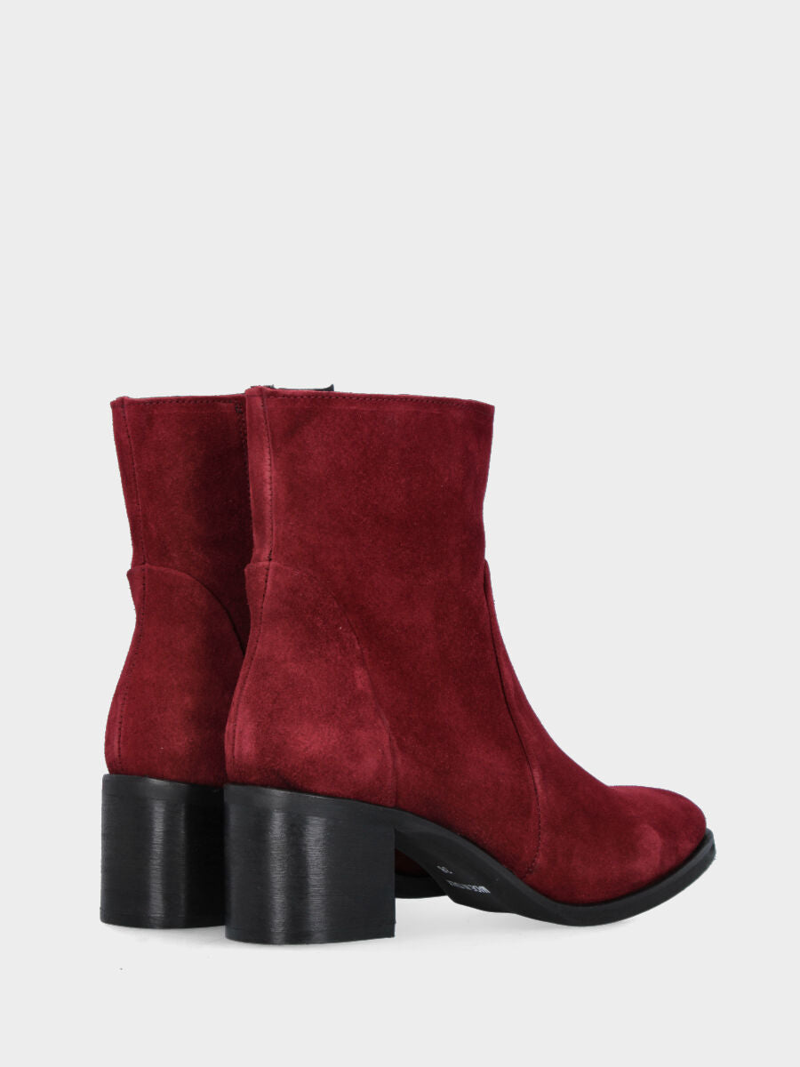 Bordeauxroter Wildleder-Stiefelette mit breitem Absatz und runder Spitze