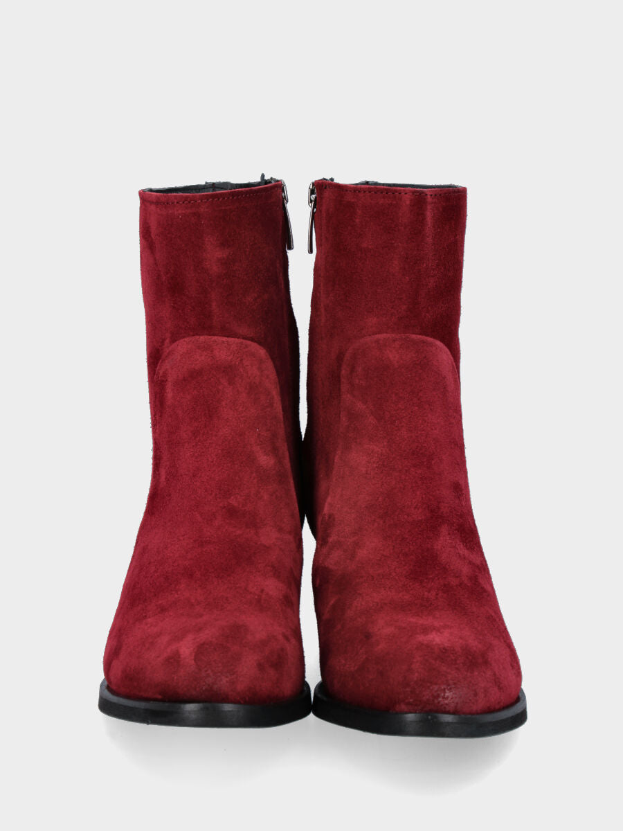 Bordeauxroter Wildleder-Stiefelette mit breitem Absatz und runder Spitze