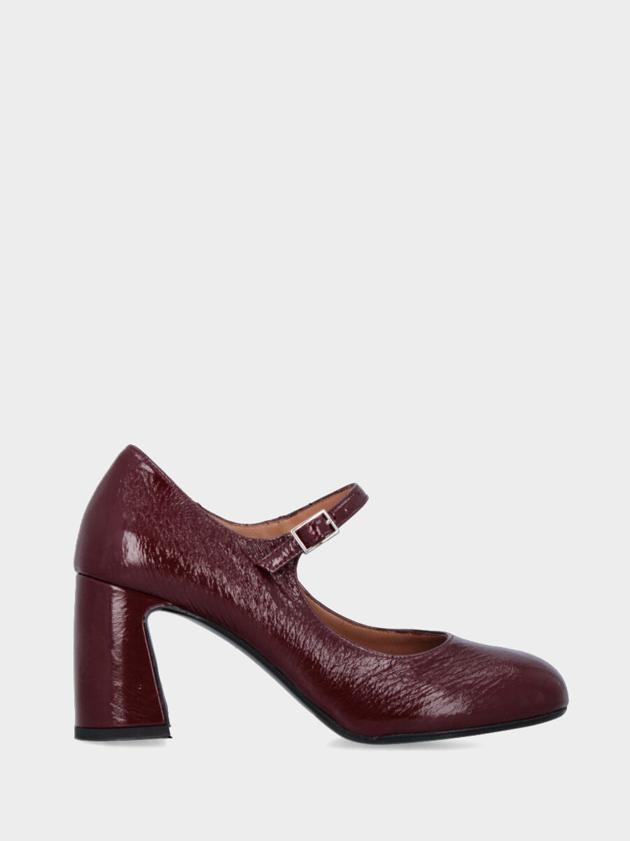 Sandalo monoblocco in vitello rosso con fascia ripiegata
