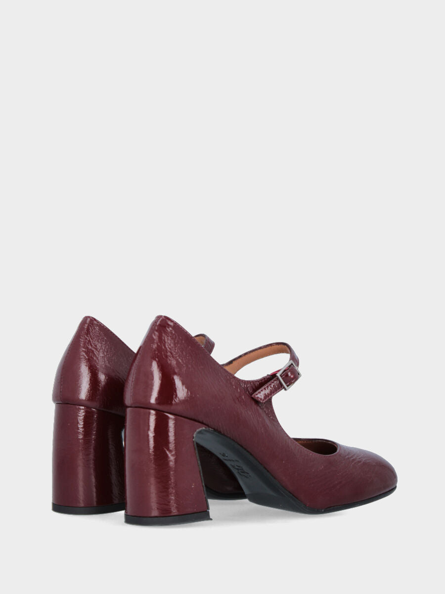 Sandalo monoblocco in vitello rosso con fascia ripiegata