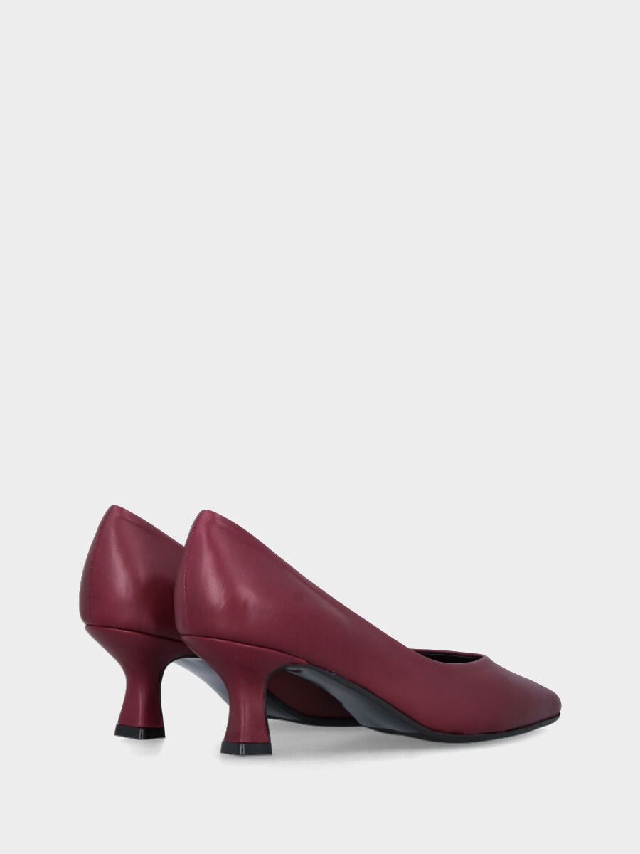 Décolleté in nappa bordeaux con tacco rocchetto 50 mm e scollo a V