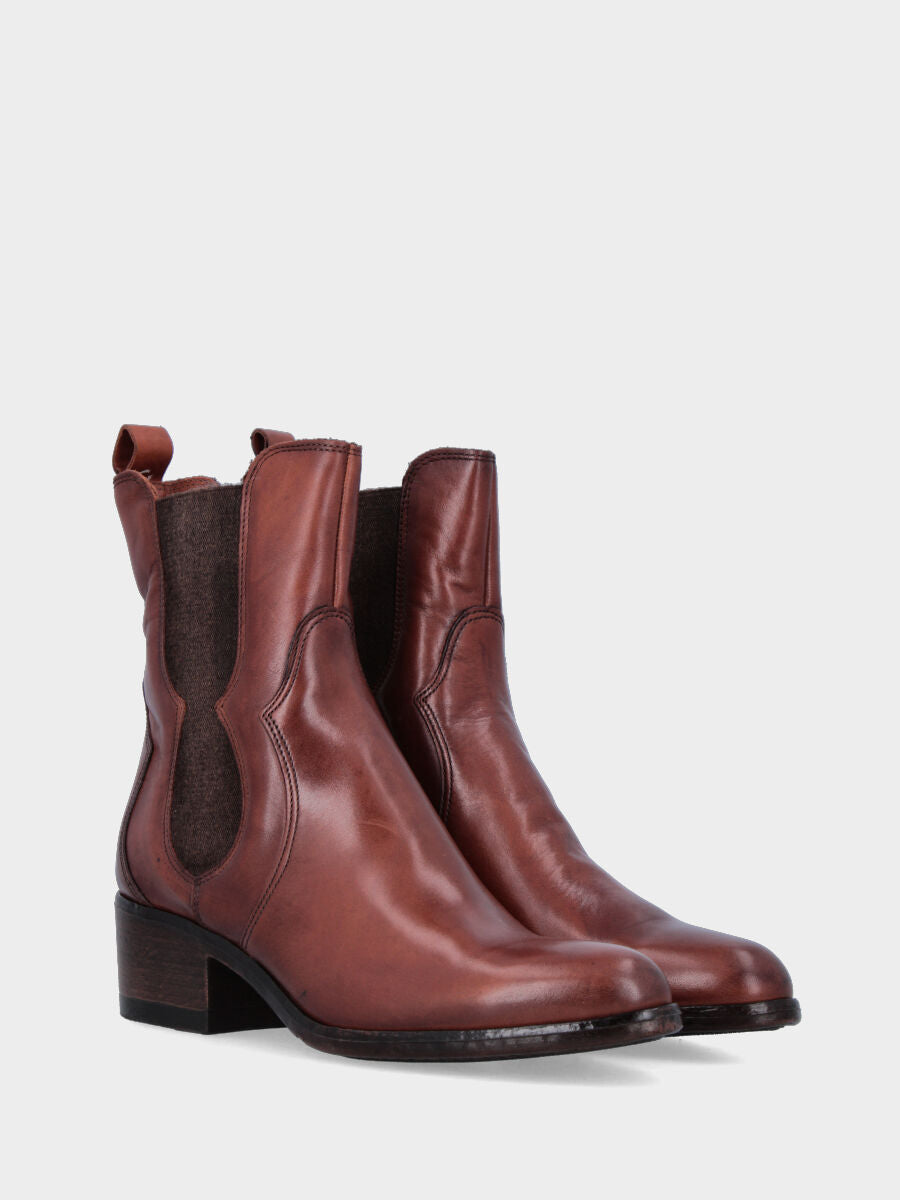 Beatles en nappa marron avec élastiques profilés et talon de 30 mm