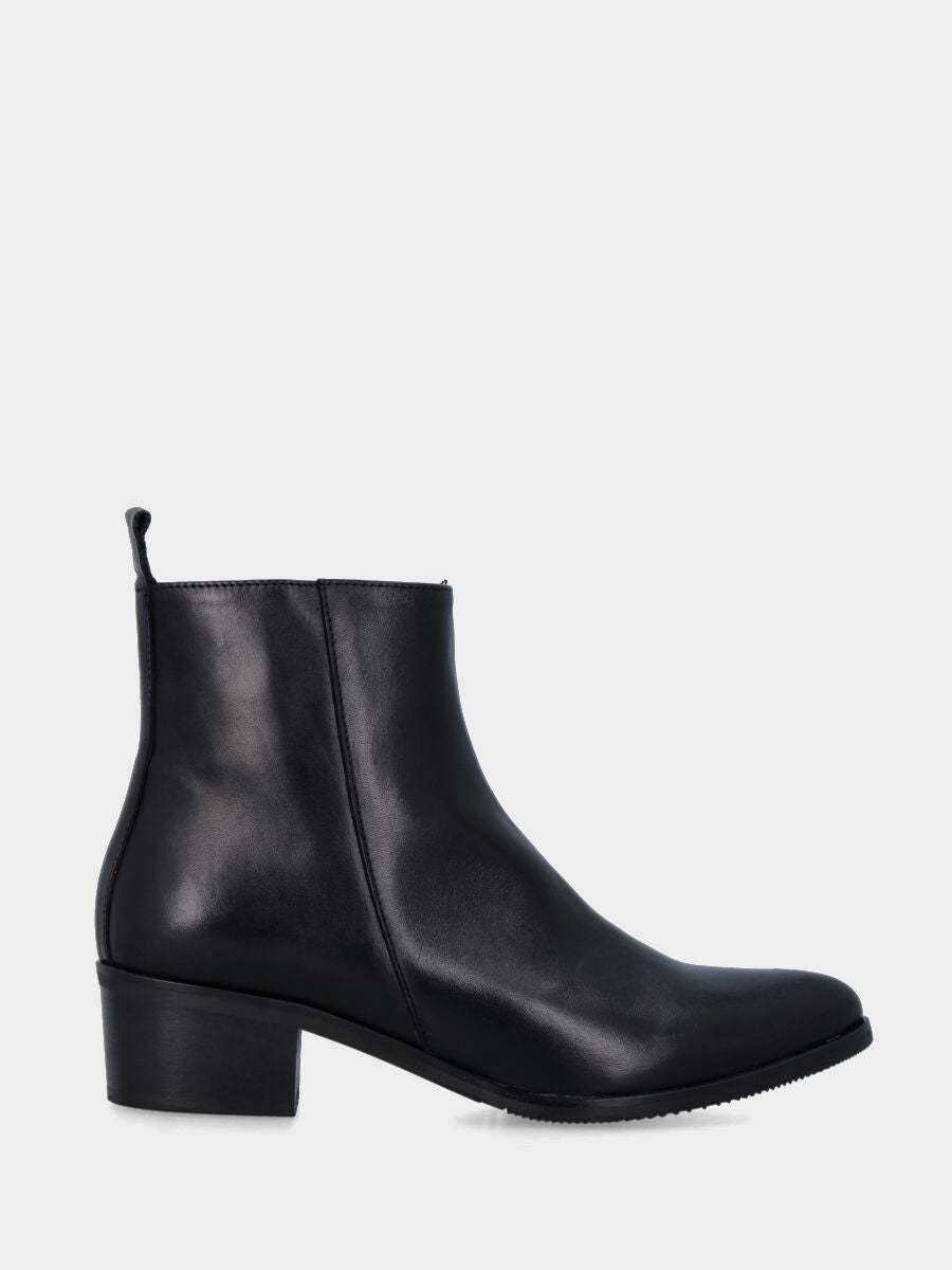 Black calf leather ankle boot with side zipper and 40 mm heel