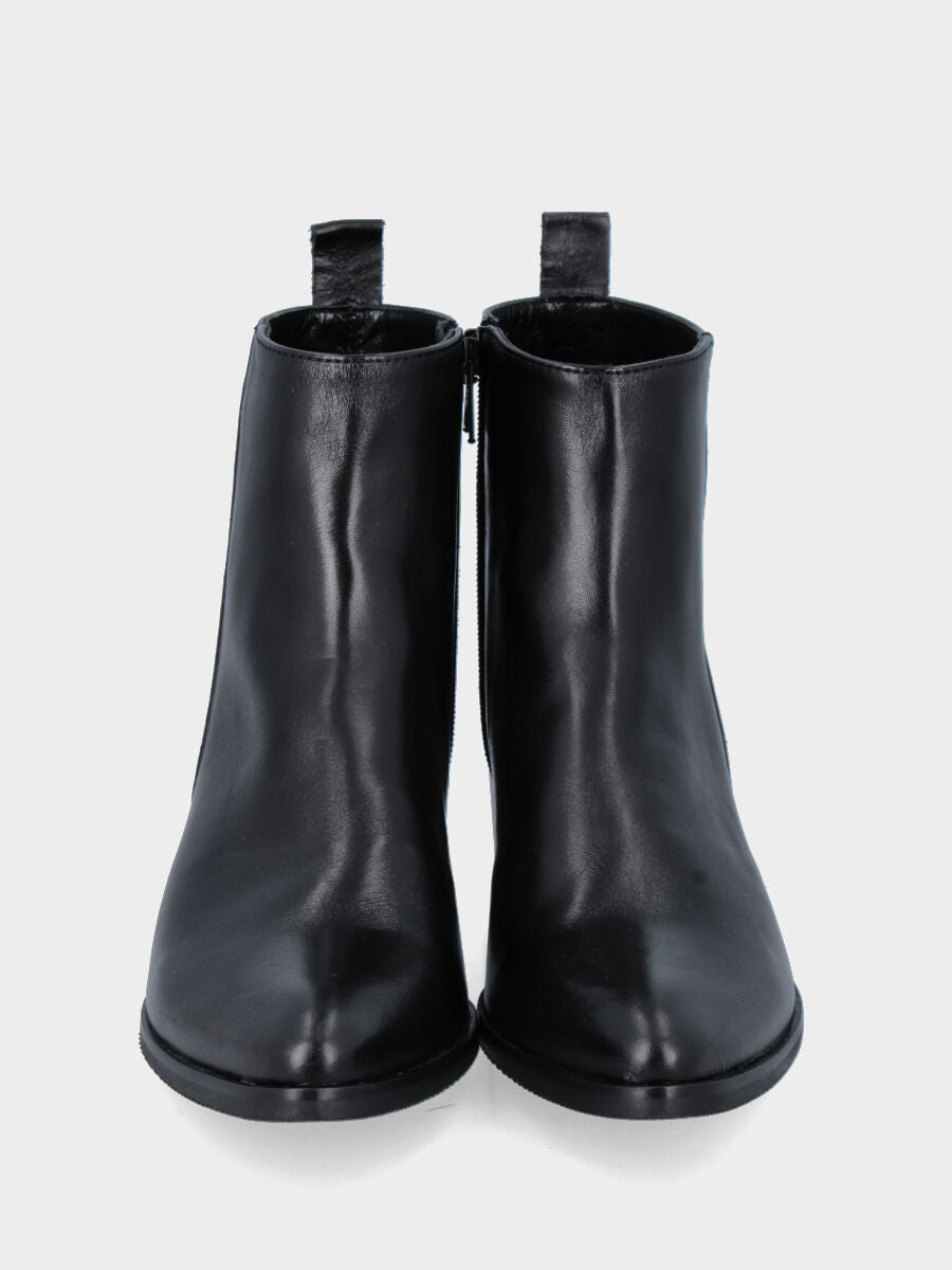 Black calf leather ankle boot with side zipper and 40 mm heel