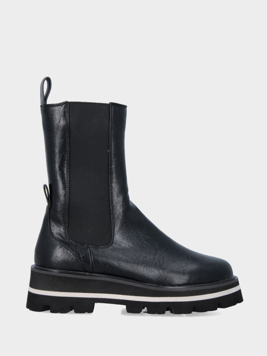 Beatles su monoblocco in ecopelle nera con zeppa e platform