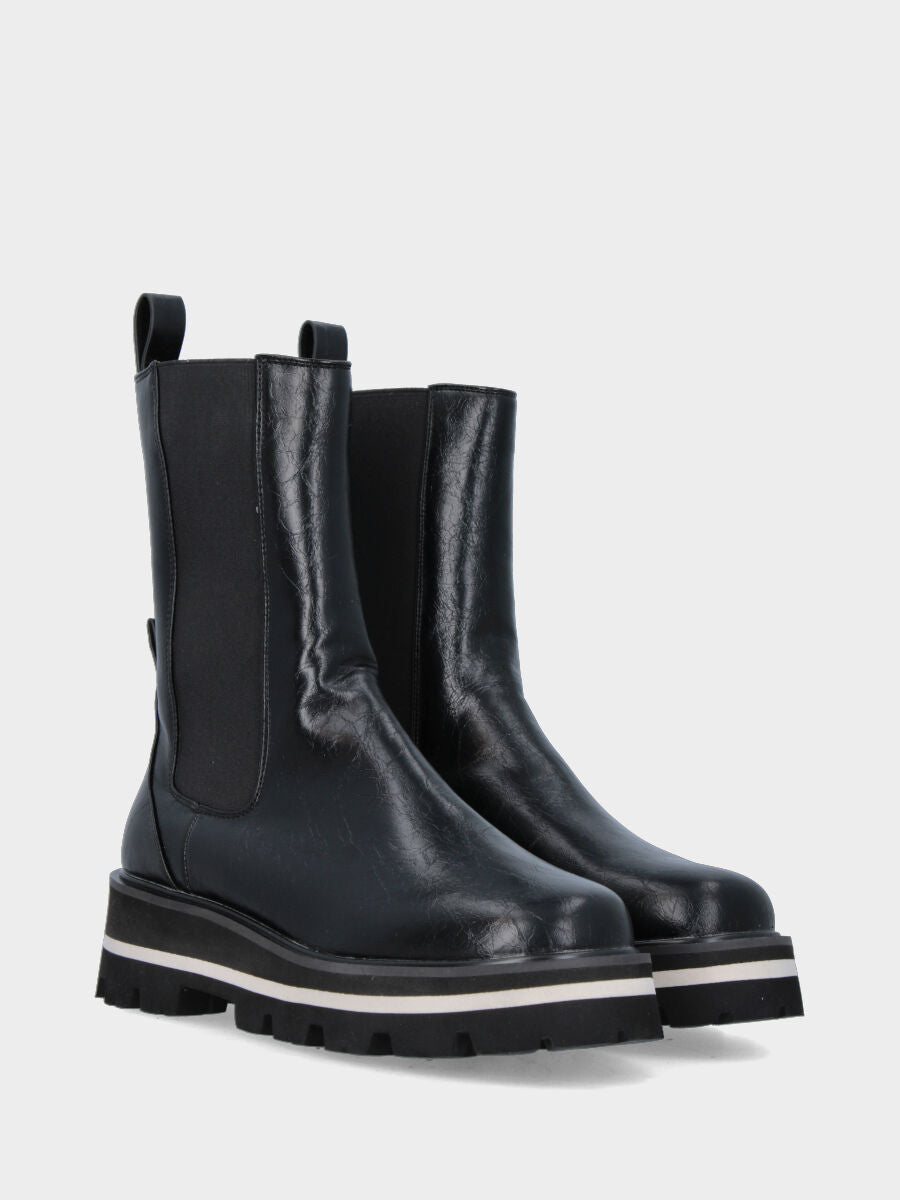 Beatles su monoblocco in ecopelle nera con zeppa e platform