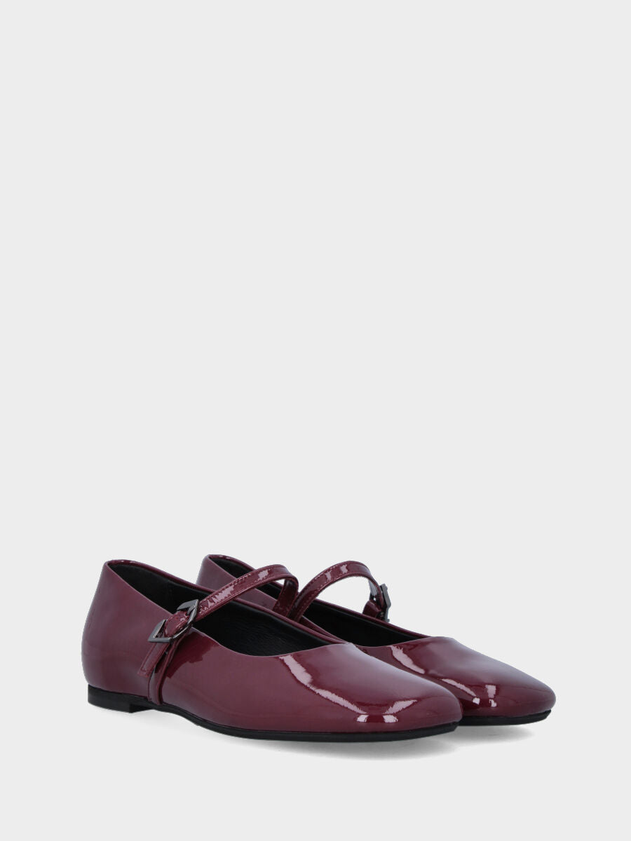Ballerina Mary Jane in vernice bordeaux e cinturino