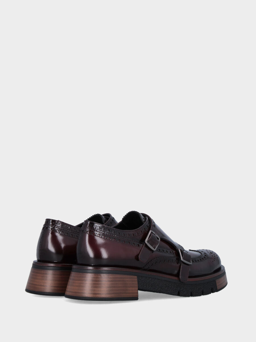 Sandalo monoblocco in vitello rosso con fascia ripiegata