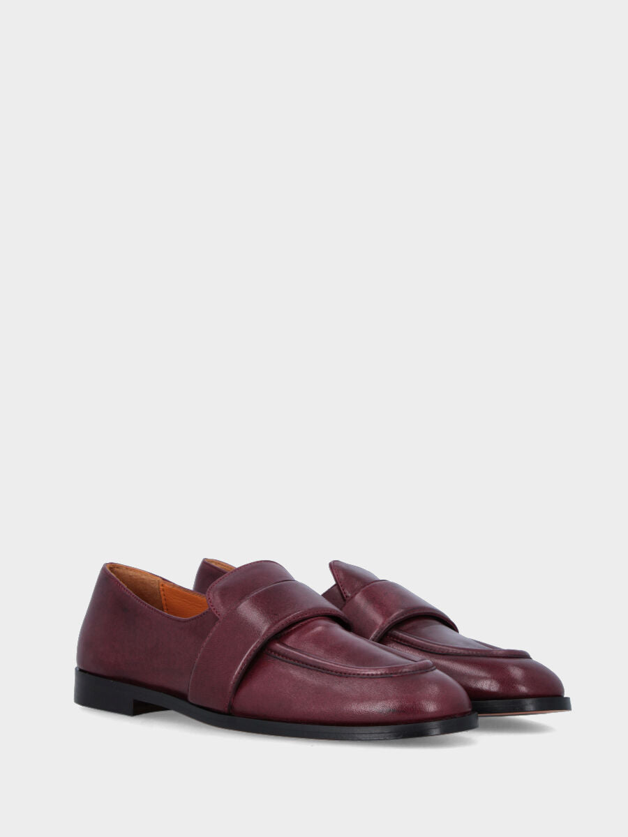 Mocassino donna in nappa bordeaux con lavorazione a sacchetto e tacco basso