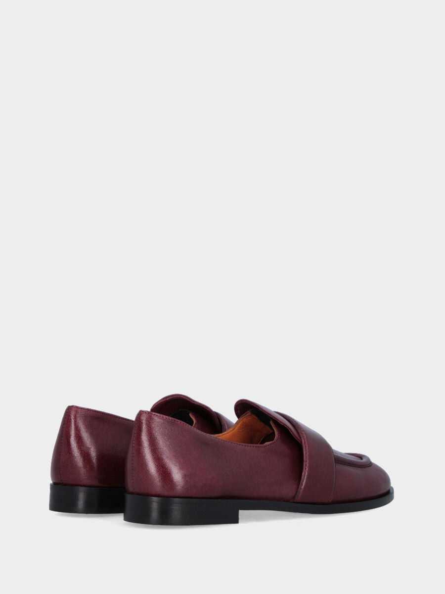 Sandalo monoblocco in vitello rosso con fascia ripiegata