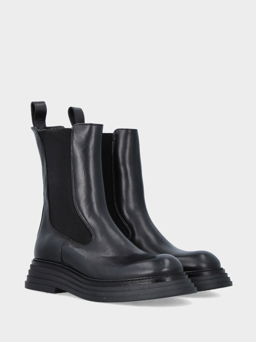 Beatles in vitello nero con fasce elastiche e platform scalettato