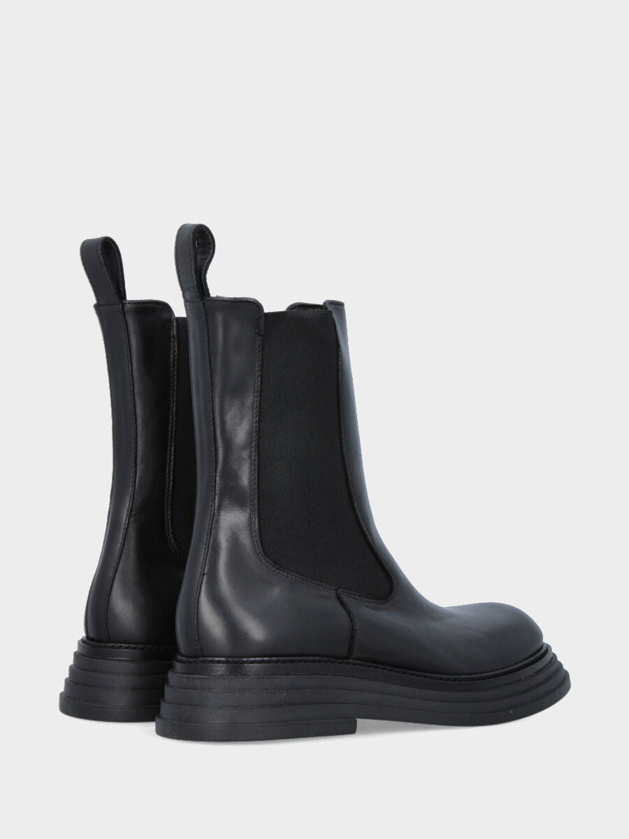 Beatles in vitello nero con fasce elastiche e platform scalettato