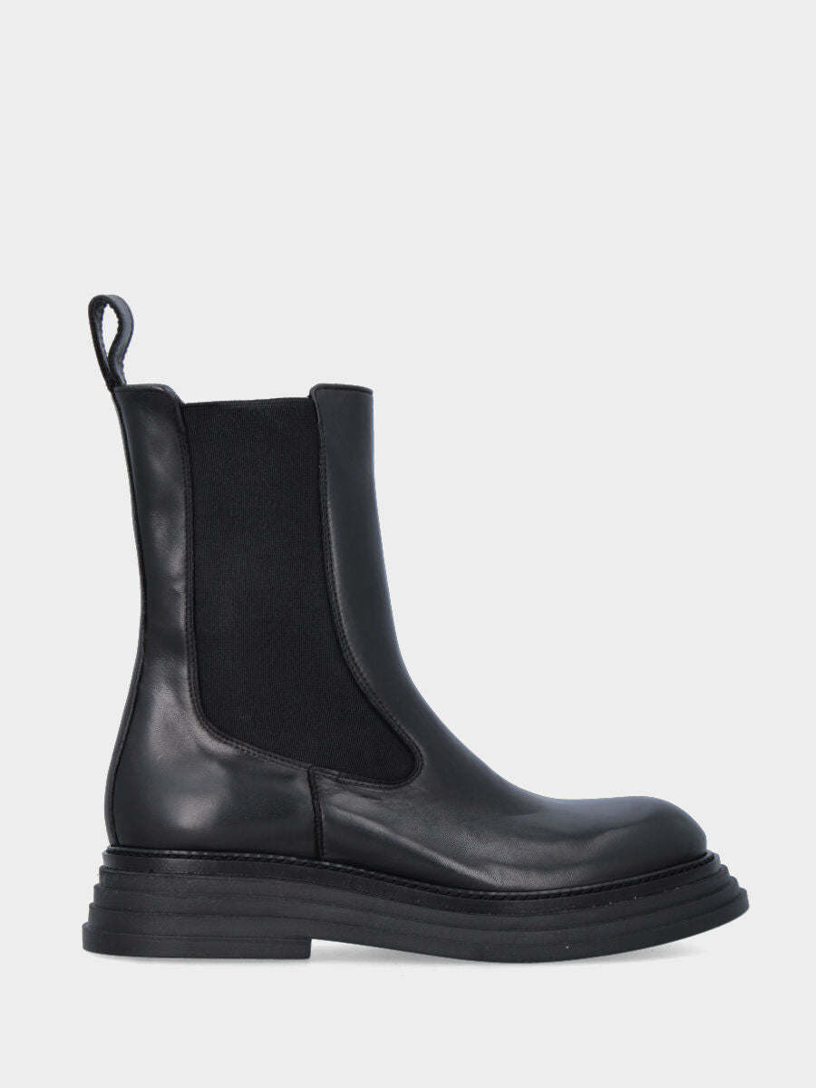 Beatles in vitello nero con fasce elastiche e platform scalettato