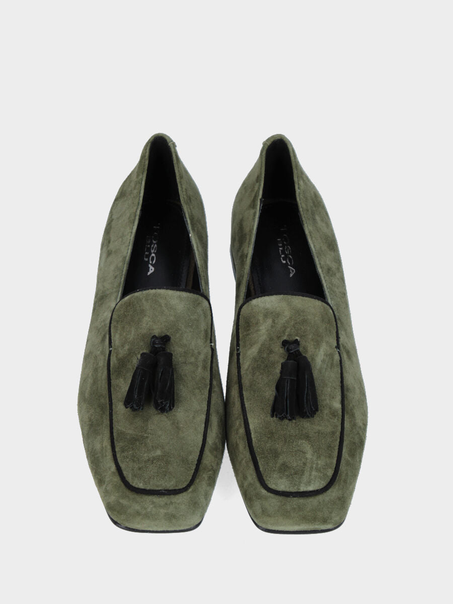 Mocassino in camoscio verde con nappine