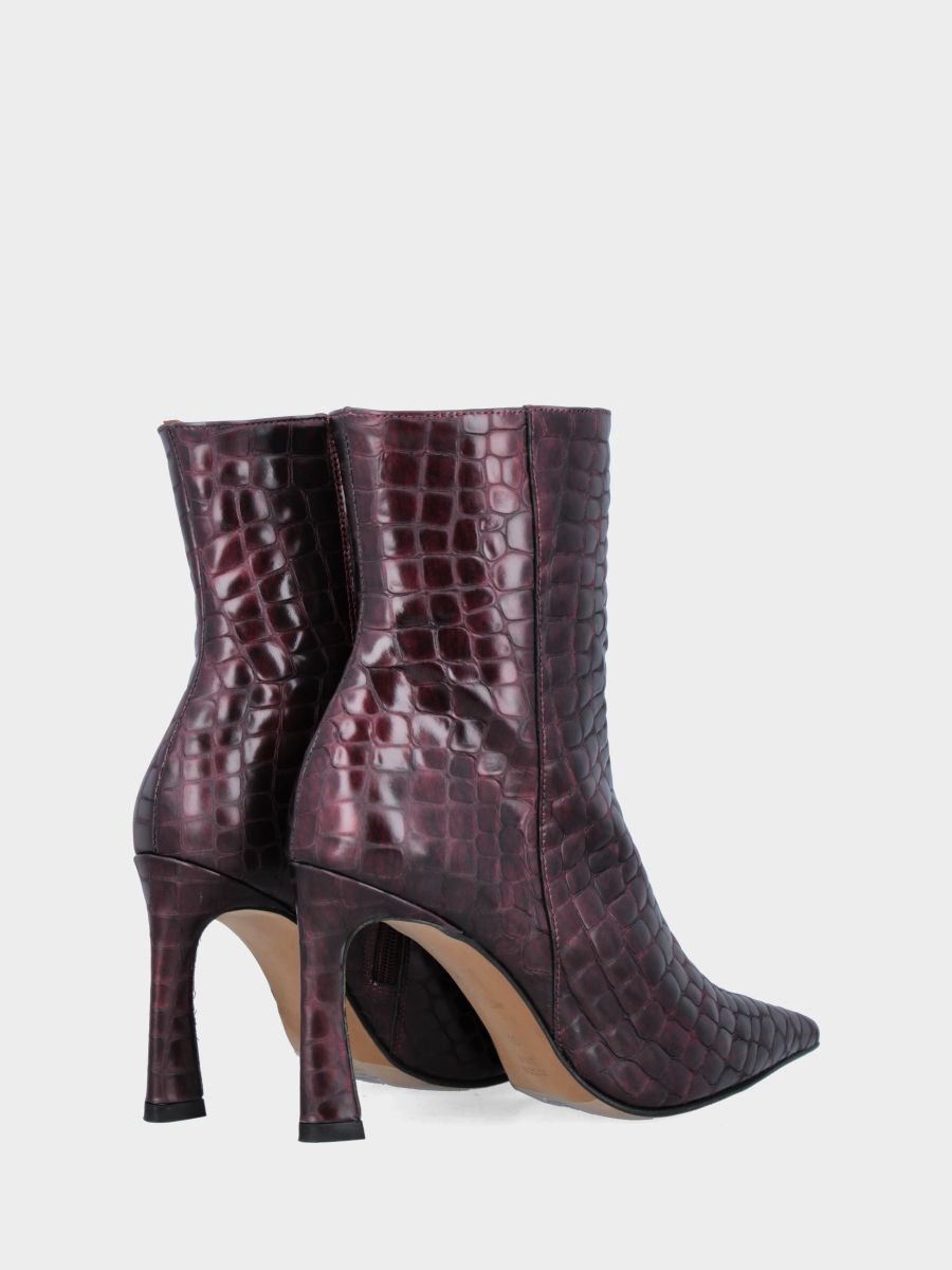 Bottine en veau bordeaux imprimé crocodile avec talon aiguille